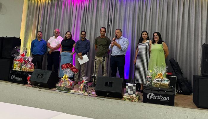 Guaraniaçu - Prefeitura homenageia servidores com jantar especial 